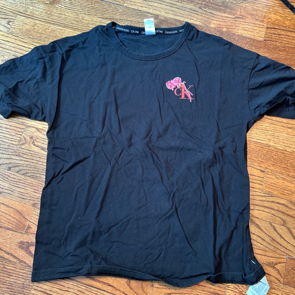 Small Black Calvin Klein T-shirt with Red Flower